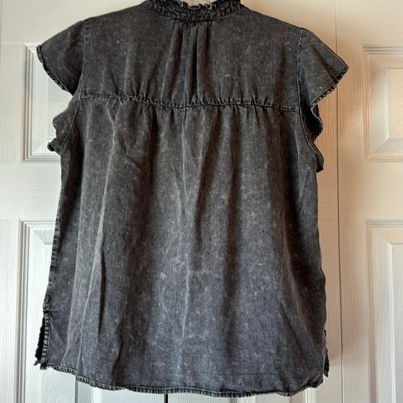 Rails “Ruthie” Ruffle Sleeve Tencel Denim Blouse – Black Acid Wash – Size M - Picture 10 of 15